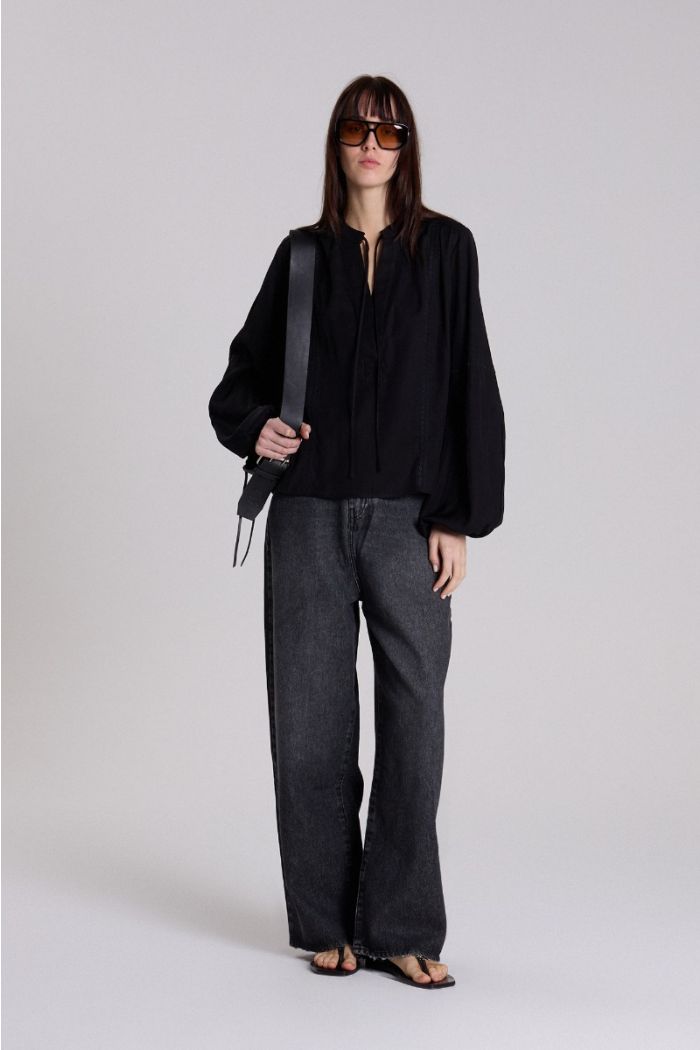 BLUSA GYANEA NEGRO