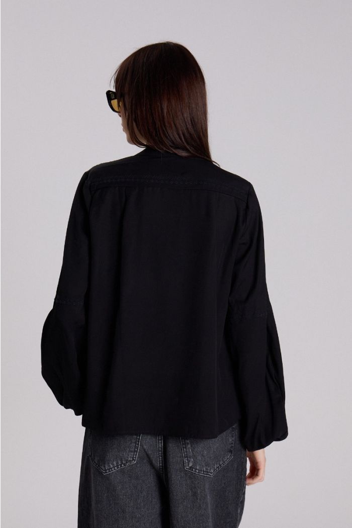 BLUSA GYANEA NEGRO
