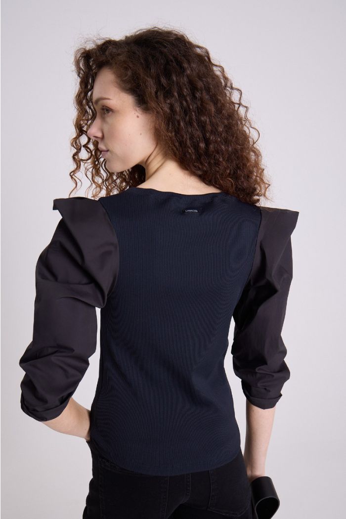 TOP PALLIDA NEGRO