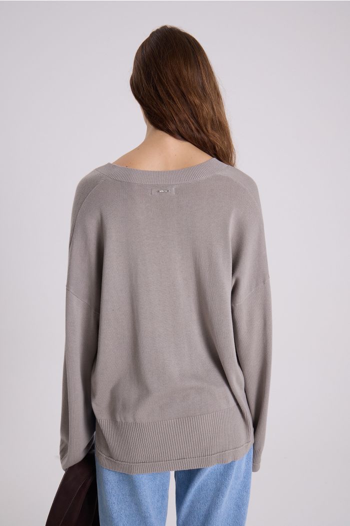 SWEATER V ALOE GRIS